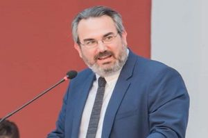 Καταιγιστικές εξελίξεις στο ΥΠΕΝ: Παραιτήθηκε ο Γενικός Γραμματέας Ευθύμιος Μπακογιάννης