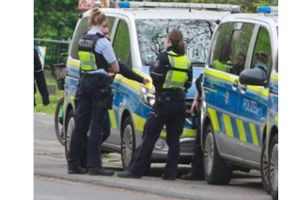 Γερμανία: Παραδόθηκε στις αρχές άνδρας που πυροβόλησε αστυνομικό και κλείστηκε σε διαμέρισμα με τις τρεις μικρές κόρες του
