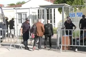 Δίκη για τα Τέμπη: Ένταση μεταξύ συγγενών θυμάτων και Ζωής Κωνσταντοπούλου – Αυτοσυγκράτηση ζήτησε η πρόεδρος