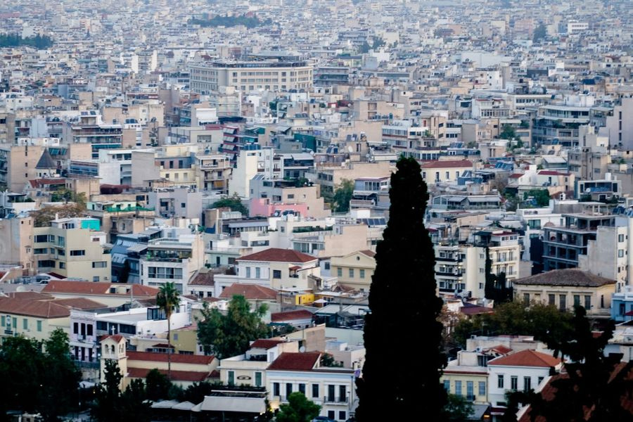 Αιφνιδιαστικοί έλεγχοι σε πολεοδομίες παρουσία εισαγγελέα – 6 συλλήψεις στην Αττική