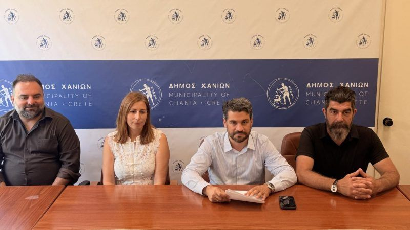 Όλοι μαζί, μια αγκαλιά, για τον Μάνο!