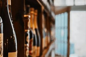 Έκλεβε ποτά στο Ρέθυμνο: Συνελήφθη ανήλικος και η 52χρονη που είχε την εποπτεία του