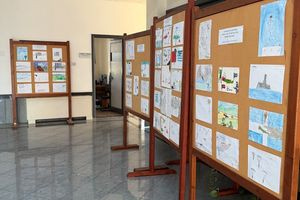 Έκθεση μαθητικών ζωγραφιών για την 85η Επέτειο της Μάχης της Κρήτης στο Δημαρχείο Πλατανιά