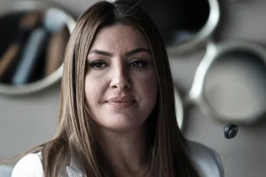 Πένθος για την Έλενα Παπαρίζου: «Χωρίς εσένα δεν θα υπήρχα σήμερα – Ανάσα δεν μπορούσα να πάρω όταν το έμαθα»