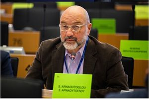 Σάκης Αρναούτογλου προς Κομισιόν: «Η Κυβέρνηση αφήνει τη μετακινούμενη κτηνοτροφία στον αέρα. Οι κτηνοτρόφοι δεν αντέχουν άλλη εγκατάλειψη»