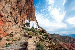 “Ένα πραγματικό στολίδι”: Αυτό το κυκλαδίτικο νησί έχουν ερωτευτεί τώρα οι Γάλλοι
