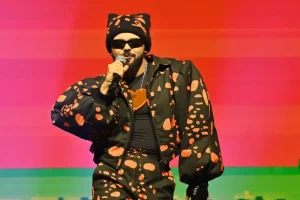 O Ακύλας βραβεύτηκε για το «Τραγούδι Viral» στα Mad VMA 2026: «Αφιερώνω αυτό το βραβείο σε όλα τα παιδιά που έχουν δεχτεί bullying»