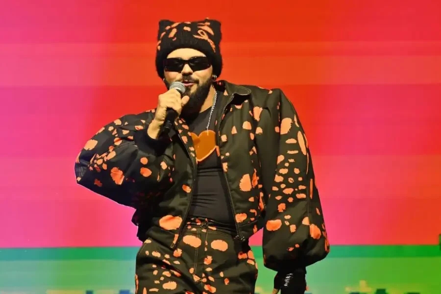O Ακύλας βραβεύτηκε για το «Τραγούδι Viral» στα Mad VMA 2026: «Αφιερώνω αυτό το βραβείο σε όλα τα παιδιά που έχουν δεχτεί bullying»