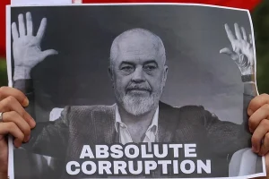 Φρένο στην «ανάπτυξη» του Έντι Ράμα: Εισαγγελείς «πάγωσαν» την επένδυση Κούσνερ στην Αλβανία