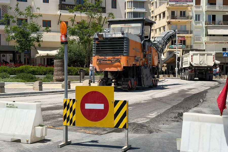 Συνεχίζονται οι εργασίες ασφαλτόστρωσης στο κέντρο του Ηρακλείου