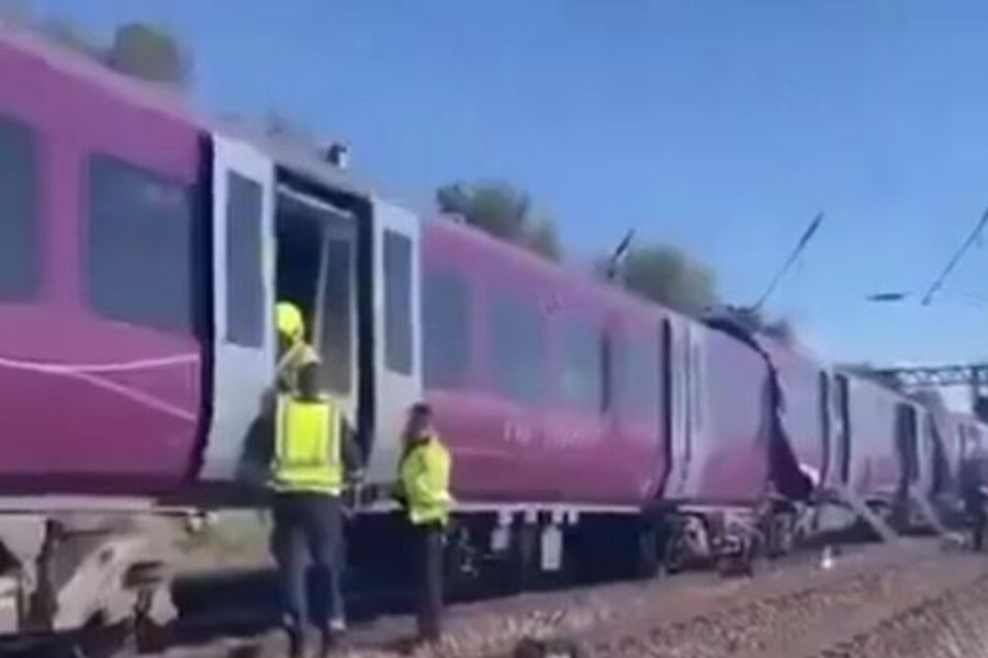 Βρετανία: Συναγερμός για σύγκρουση τρένων – Αναφορές για τραυματίες