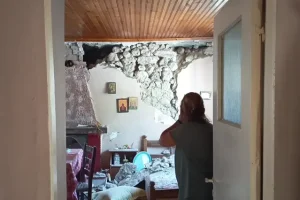 Σεισμός στην Εύβοια: Σοβαρές ζημιές σε σπίτια στη Δαφνούσα – Έπεσαν πέτρες στο προσκέφαλο κρεβατιού