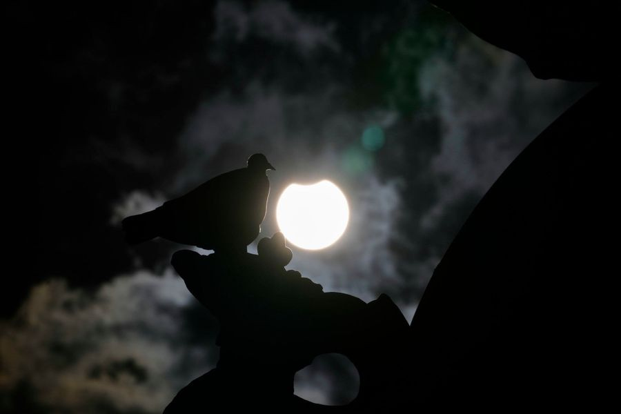 Έξι λεπτά σκοταδιού στη μέση της ημέρας – Πότε θα συμβεί η μεγαλύτερη ηλιακή έκλειψη του 21ου αιώνα