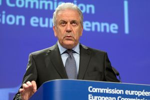 Ευρωπαϊκό ένταλμα για τον Δ. Αβραμόπουλο – Ο ίδιος απαντά: Δεν έχω να κρύψω τίποτα, όλα είναι νόμιμα