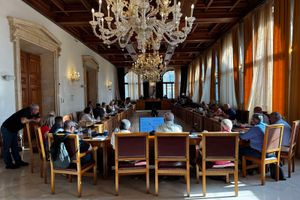 «Δήμοι με ευθύνες χωρίς μέσα;» Αντιδράσεις για τον νέο Κώδικα στο Δημοτικό Συμβούλιο