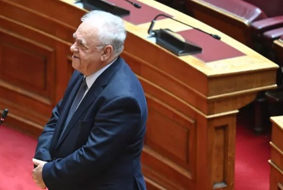 Βουλή: Ορκίστηκε ο Γ. Δραγασάκης, καταλαμβάνοντας την έδρα της Έ. Αχτσιόγλου