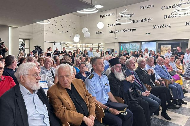 (ΦΩΤΟ & ΒΙΝΤΕΟ) 80 χρόνια «ΠΑΤΡΙΣ»: Εκδήλωση απόδοσης τιμής στους συνεργάτες