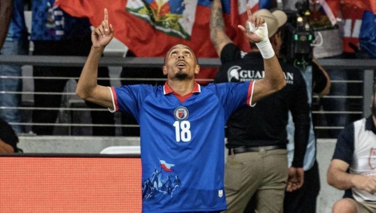 Η FIFA ανάγκασε την Αϊτή να αλλάξει φανέλα λόγω… πολιτικής