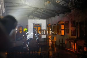Στάχτη και αποκαΐδια εκκλησία στις Βασιλειές – Δείτε τις εικόνες καταστροφής από το εσωτερικό του ναού