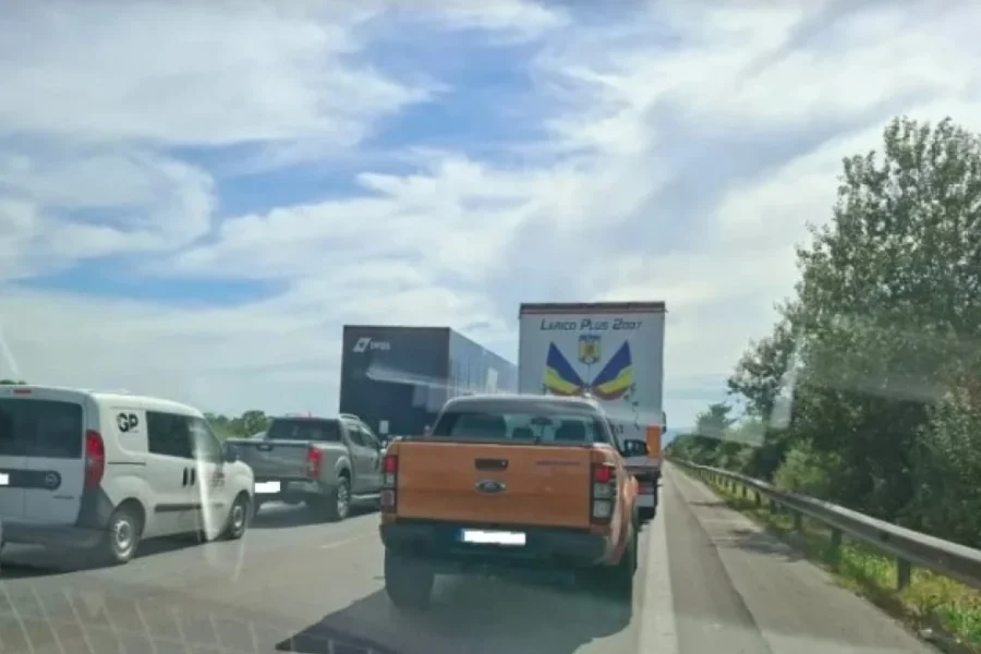 Καθίζηση γέφυρας κοντά στον ποταμό Λουδία