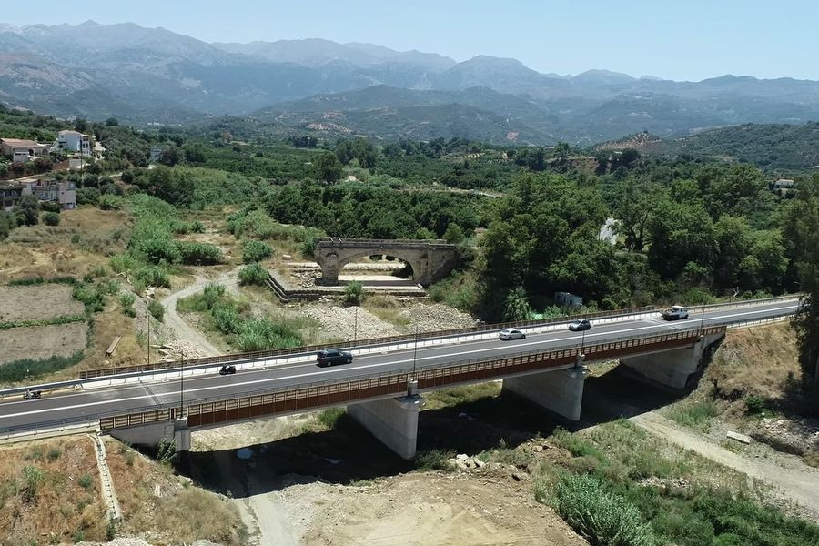 Άμεσες ενέργειες για την αποκατάσταση της ιστορικής γέφυρας του Κερίτη ζητά ο Δήμαρχος Πλατανιά