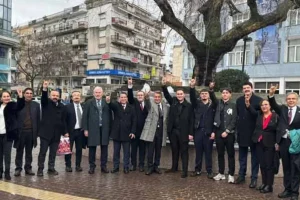 «Μπλόκο» σε πολιτικό που χαιρέτησε ως Γκρίζος Λύκος στην Ξάνθη