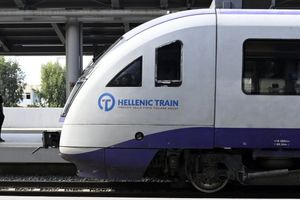 Hellenic Train: Ακινητοποιήθηκε συρμός του Προαστιακού λόγω «εμποδίου» στις γραμμές