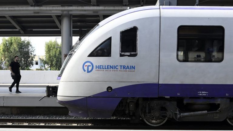 Hellenic Train: Ακινητοποιήθηκε συρμός του Προαστιακού λόγω «εμποδίου» στις γραμμές