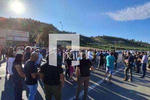 Δομή μεταναστών: Τι αναφέρει το πόρισμα της Πολεοδομίας για τις αποθήκες Σκουλούδη στους Αθανάτους
