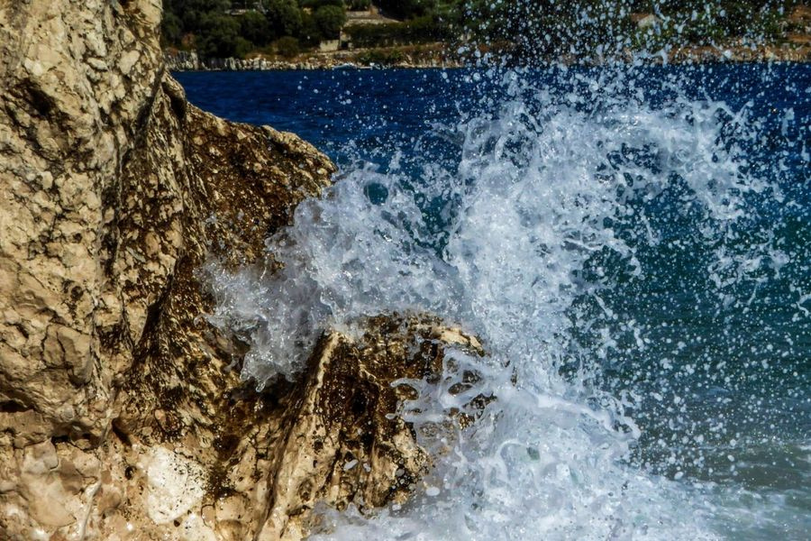 Καιρός: Ισχυρά μελτέμια στο Αιγαίο – Μέχρι 32 βαθμούς η θερμοκρασία