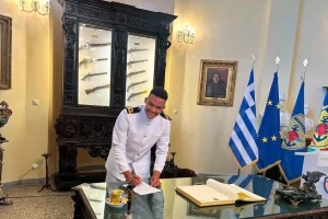Ο Εμμανουήλ Καραλής ορκίστηκε αξιωματικός του Πολεμικού Ναυτικού – Μαζί του και Ολυμπιονίκες του Παρισιού