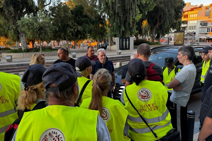 Έπιασε δουλειά ο ιδιώτης στην αποκομιδή των σκουπιδιών – Τα ερωτήματα και οι αντιδράσεις των εργαζομένων