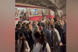 Κωνσταντινούπολη: Εκτροχιάστηκε συρμός του Μετρό, τρεις τραυματίες – Τους εκκένωσαν μέσω σήραγγας (βίντεο)