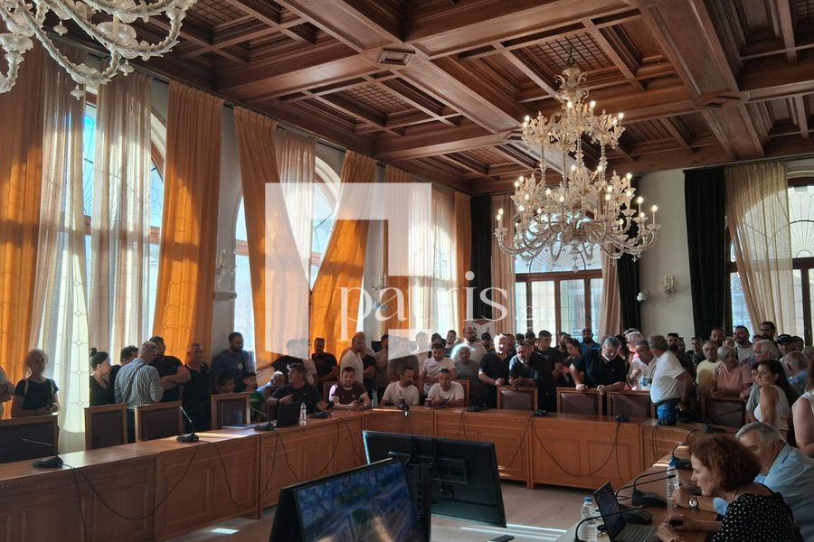 (VIDEO & ΦΩΤΟ)Ένταση στο Δημοτικό Συμβούλιο για τη δομή μεταναστών – Εξώδικο σε Δήμο και Περιφέρεια