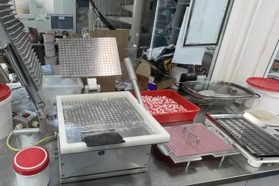 Ελεύθερος υπό όρους και εγγύηση €50.000 ο φαρμακοποιός για το εργαστήριο ντόπινγκ και παράνομων χαπιών αδυνατίσματος
