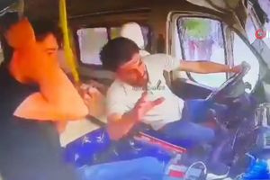 Οδηγός λεωφορείου αποκοιμήθηκε στο τιμόνι και προσέκρουσε σε τοίχο στην Τουρκία, τουλάχιστον επτά τραυματίες, δείτε βίντεο
