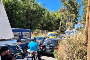 Καταγγελία μετά τη φωτιά στον Άη – Γιάννη: Εγκλωβισμένοι στους δρόμους, έλλειψη πυροπροστασίας λένε οι επιχειρηματίας Φοινικιάς – Μαλάδων