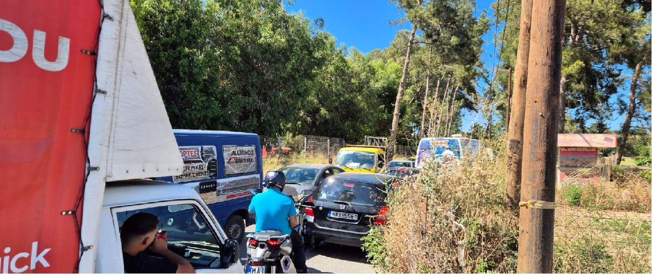 Καταγγελία μετά τη φωτιά στον Άη – Γιάννη: Εγκλωβισμένοι στους δρόμους, έλλειψη πυροπροστασίας λένε οι επιχειρηματίας Φοινικιάς – Μαλάδων