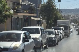 Ατελείωτες ουρές στην ΠΕΟ Χανίων – Κισσάμου και η τουριστική περίοδος μόλις ξεκίνησε…