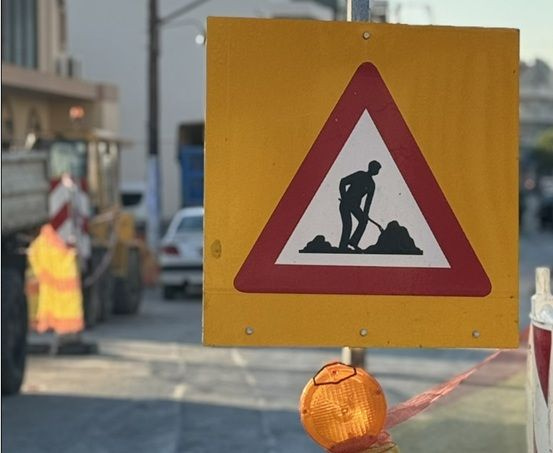 Συνεχίζονται στην κάθοδο της Λ. Δημοκρατίας και στις οδούς Ιτάνου και Μηνά Γεωργιάδη οι εργασίες αντικατάστασης του δικτύου ύδρευσης της ΔΕΥΑΗ