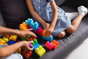 Έκτακτο επίδομα 150 ευρώ ανά παιδί: Ποιοι είναι οι δικαιούχοι και πότε πληρώνεται