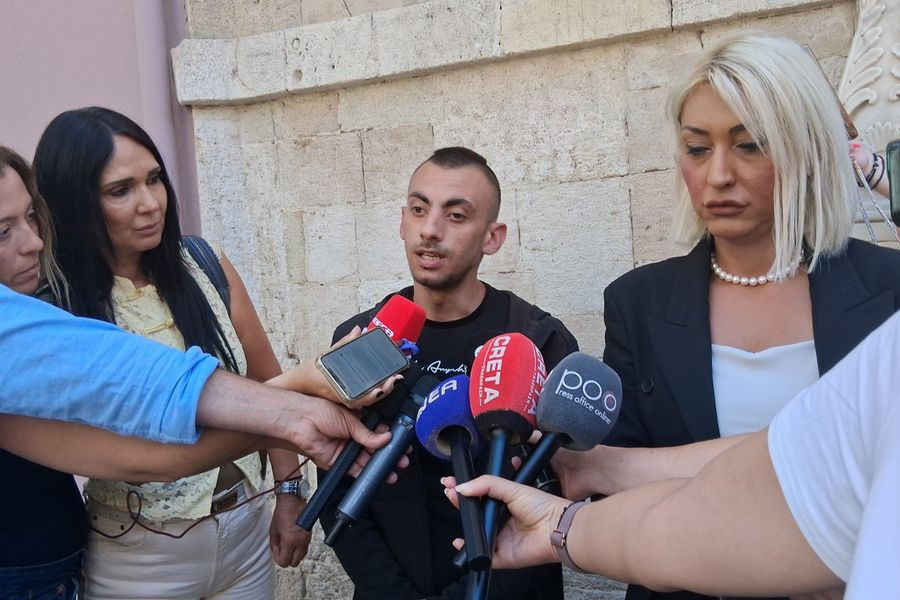 «Δικαιώθηκε η ψυχή του παιδιού μου» λέει ο βιολογικός πατέρας του Άγγελου
