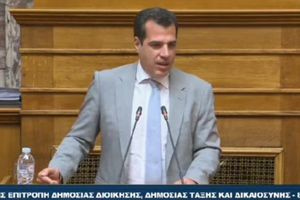 Ζήτησε ο Πλεύρης το παλιό ΚΤΕΟ από την Περιφέρεια Κρήτης για δομή μεταναστών – “Δεν μπορεί στην Κρήτη να λέτε όχι σε όλους τους χώρους…”