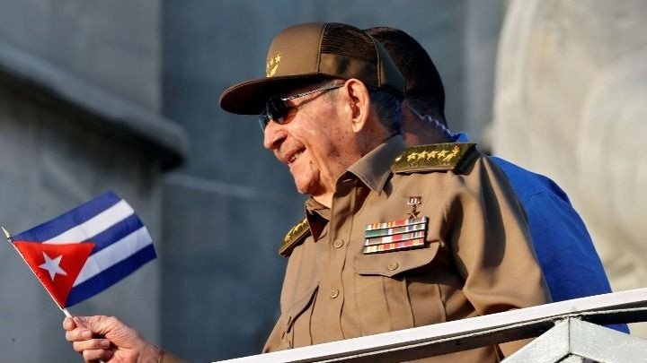 Κούβα: Ο Ραούλ Κάστρο, καταζητούμενος από τις ΗΠΑ, γιορτάζει τα 95α γενέθλιά του