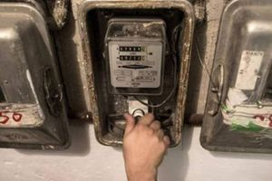 Σύλληψη 52χρονης για ρευματοκλοπή σε κατάστημα