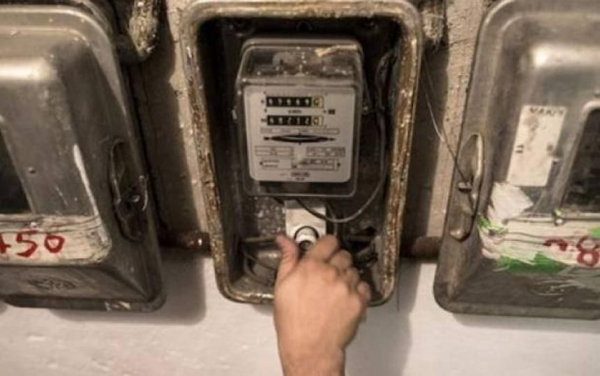 Αστυνομική επιχείρηση για εγκληματική οργάνωση ρευματοκλοπής – Άνω των 9 εκατ. ευρώ η ζημιά για τον ΔΕΔΔΗΕ