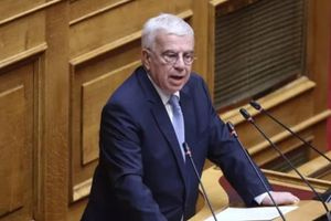 Ο Στρ. Σιμόπουλος στη θέση του κοινοβουλευτικού εκπροσώπου του κόμματος