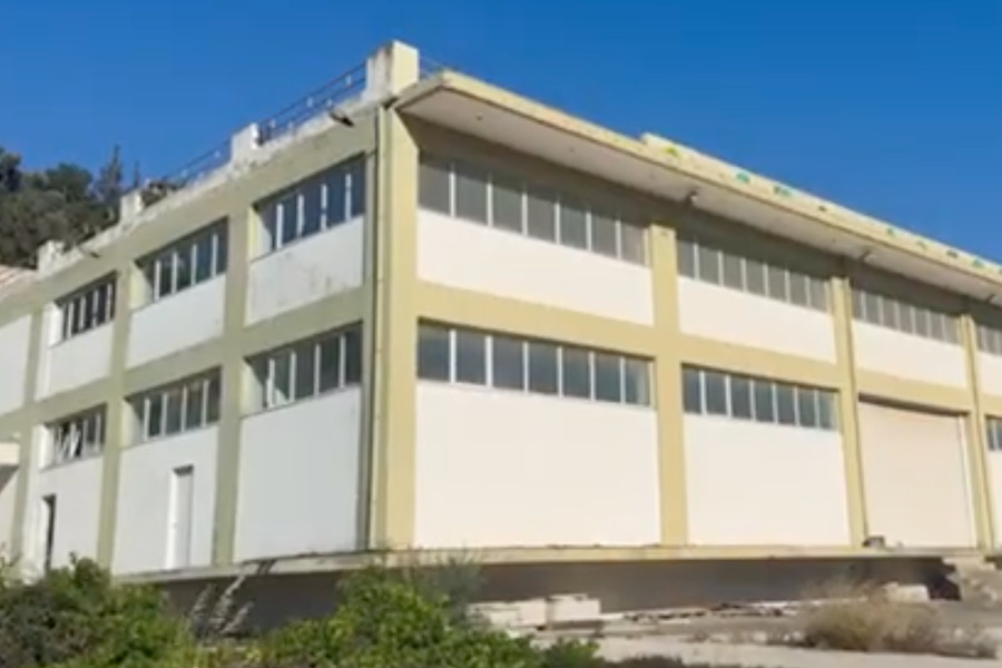 Οριστικά στις πρώην αποθήκες Σκουλούδη η προσωρινή δομή μεταναστών που θα λειτουργήσει τον Ιούλιο – Στη Διαύγεια και το ενοίκιο των 180.000 ευρώ για την Αγυιά