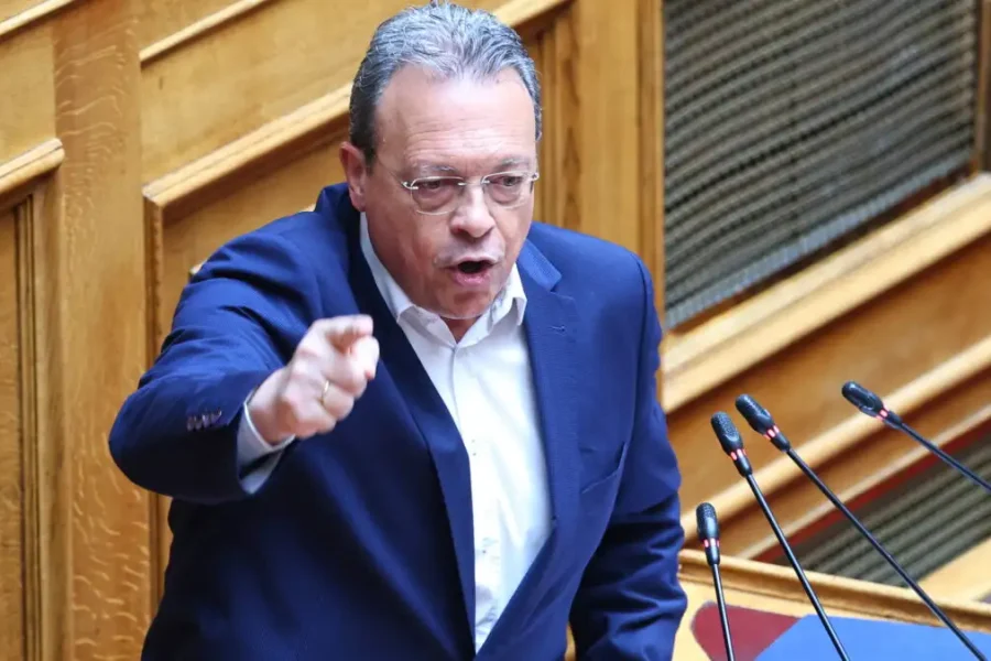 Φάμελλος για Συνταγματική Αναθεώρηση: Δεν θα συμβάλουμε στη διαμόρφωση πλειοψηφίας, έχετε ναρκοθετήσει τις συναινέσεις