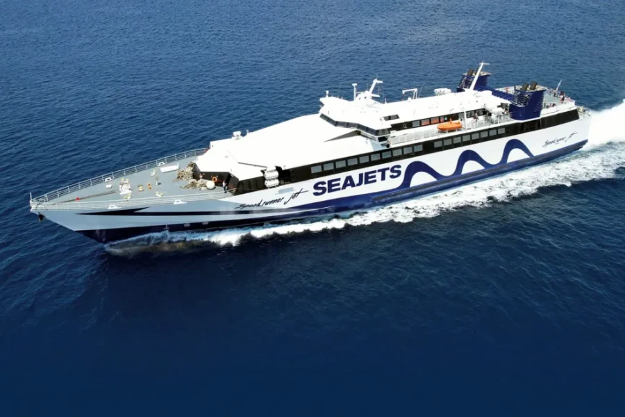 Απαγορεύτηκε ο απόπλους του Hyperspeed Jet 4 μετά από πρόσκρουση στο λιμάνι της Ραφήνας